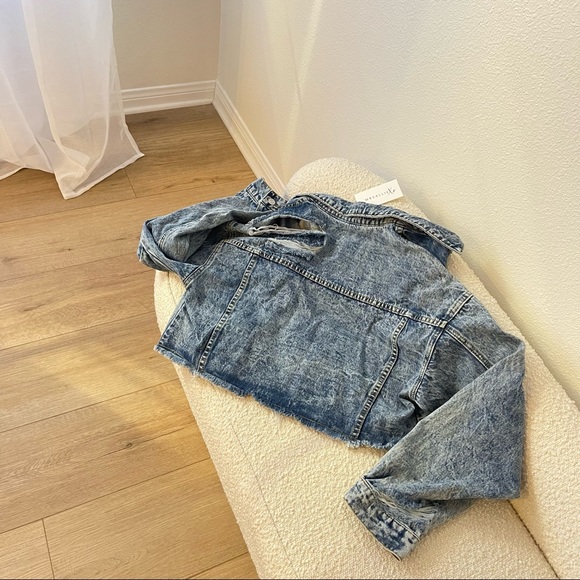 MRSALLIEXO— SOLD OUT - Picture 10 of 11